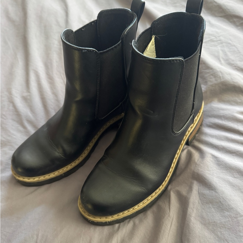 Universal Thread Black Chelsea Boots